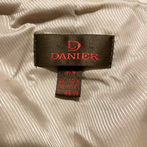 Danier Leather Womans Size Medium Jacket - Picture 2 of 16